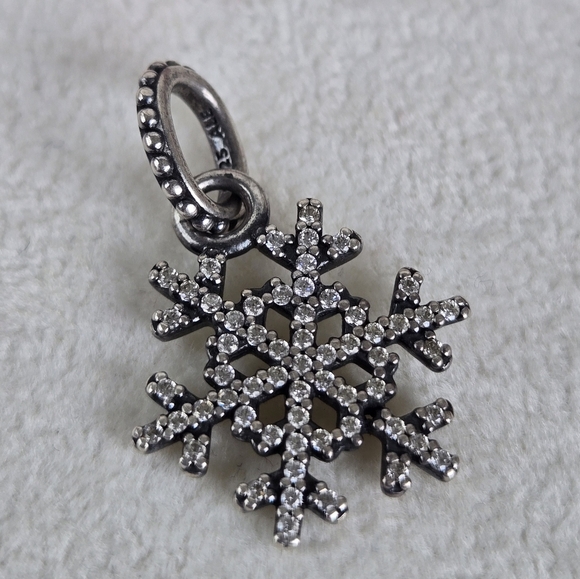 PANDORA Winter Kiss Pendant (Charm) - Picture 1 of 2